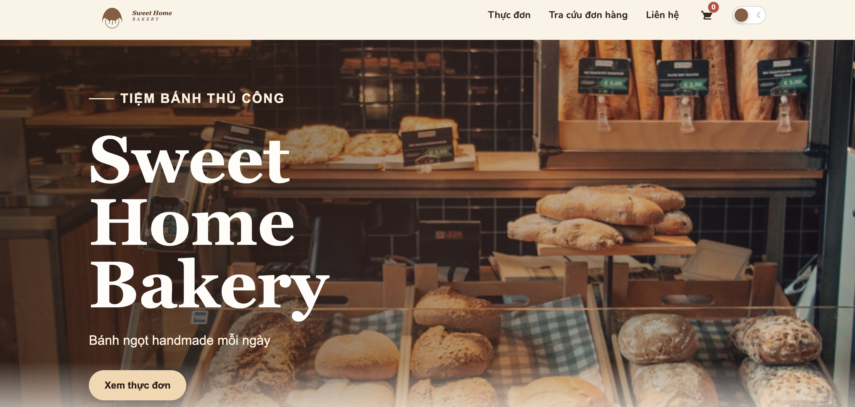 Giao diện website sweet-bakery hiển thị đầy đủ banner và các sản phẩm bánh nổi bật sau khi sửa các lỗi template và dữ liệu
